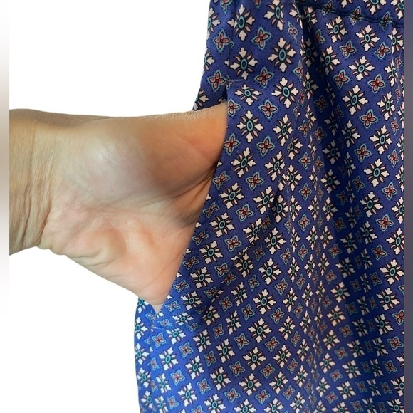 Talbots Women's Blue Diamond/Floral Stretch waist Pants, NWT - Size 10 - Picture 7 of 8